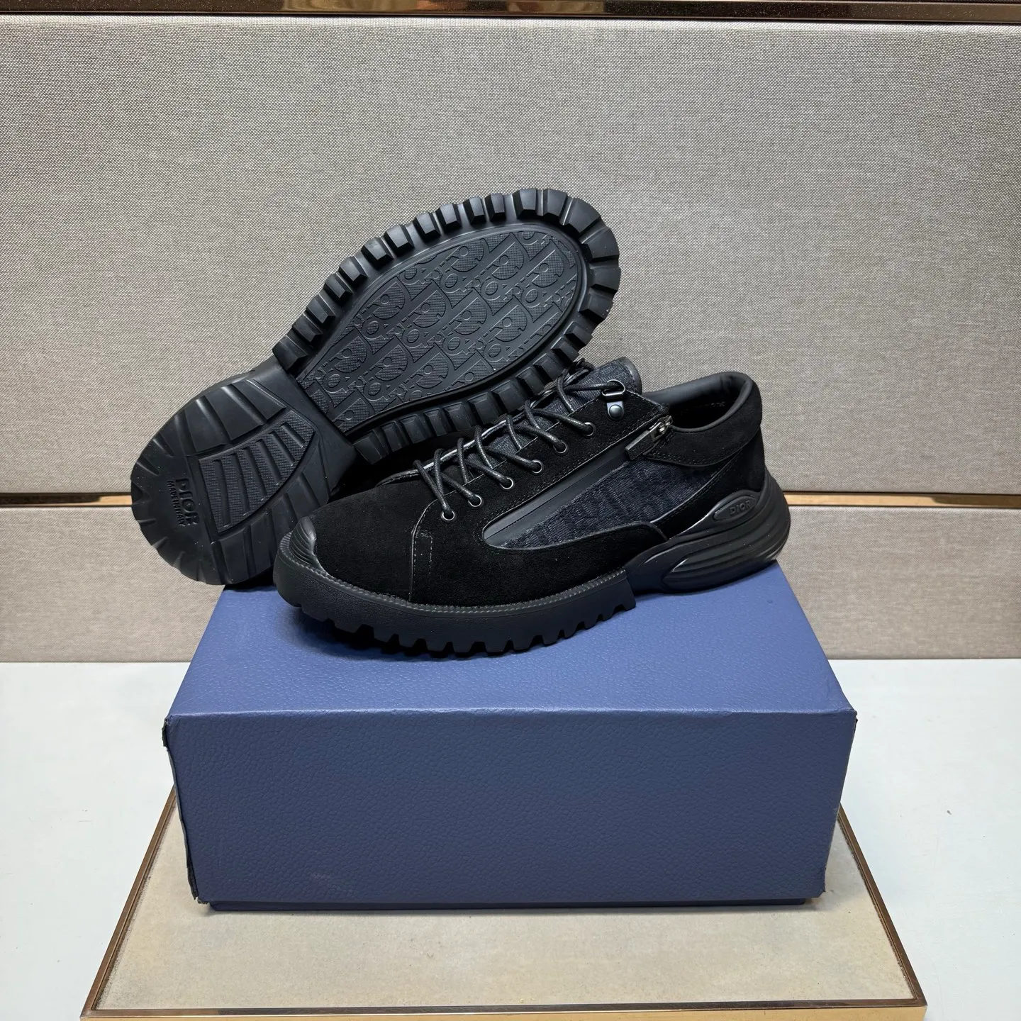 ⬛️Men's shoes 💰p560 [Dior~] Men's casual shoes 2025z cabinet sales simultaneously 🔶Size: 39-44 #️⃣ 🔷2 colors🔜The upper is made of multi-material splicing➕Genuine leather lining, comfortable and breathable, sole: original comfortable and wear-resistant outsole, ⚠️Real shot📱Photographed🎬The real thing is better📢📢📢